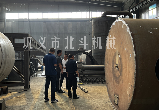 锯末成人向日葵视频免费的制造现场让顾客惊叹不已